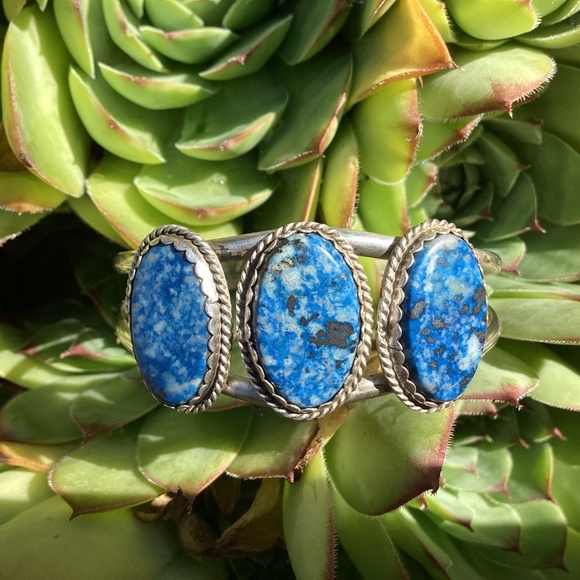 Signed Native American Vintage Z-Otero Sodalite Three Stone Sterling Silver Cuff - Picture 4 of 13